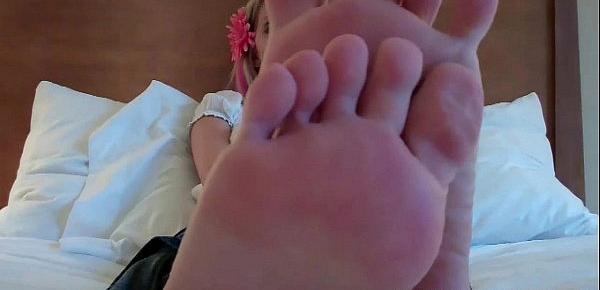  Jerk your hard cock for my sexy feet